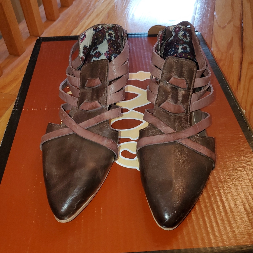 Leather sandals